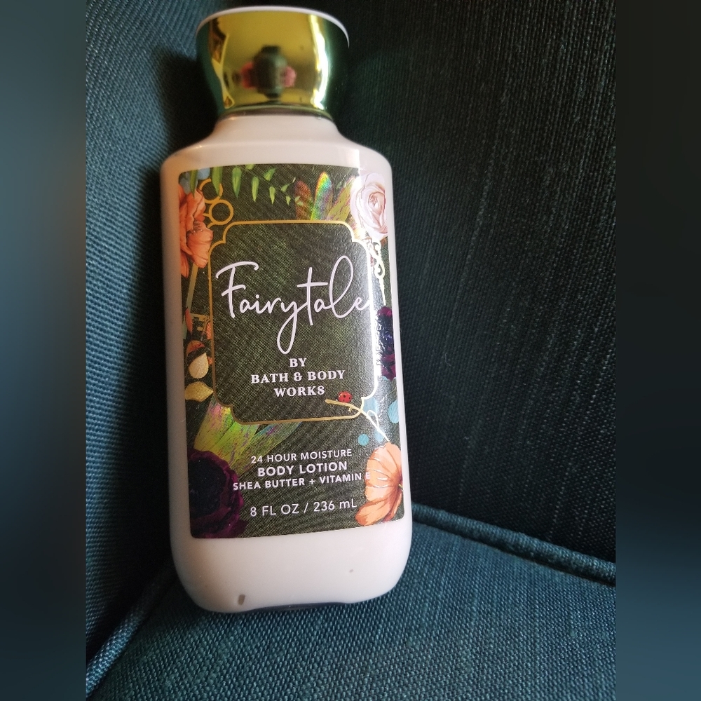 Bath & Body Works Fairytale Collection with Pink Accents - Picture 6 of 7